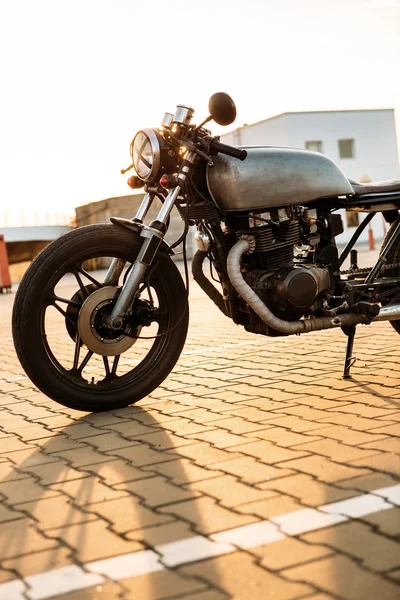 Caferacer moto vintage argent personnalisé — Photo