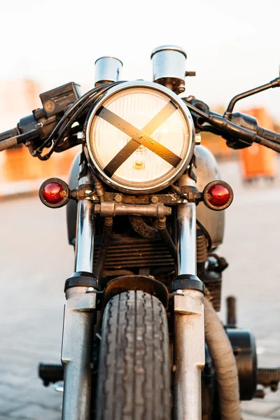 Argent vintage motocyclette personnalisée café coureur — Photo