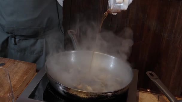 Kelas Online Master Dari Koki Menyiapkan Berbagai Makanan Dalam Bingkai — Stok Video