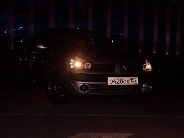 Renault Clio Estacionamento Shopping Center Nizhny Novgorod Verão 2020 Noite — Fotografia de Stock