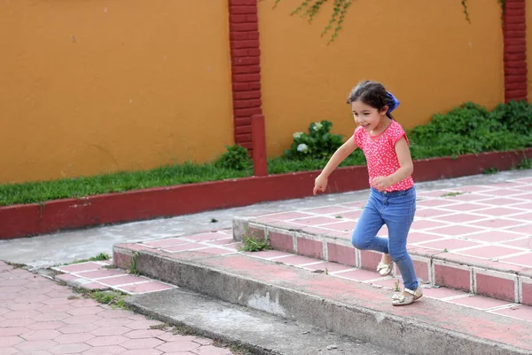 Year Old Ragazza Latina Con Covid Maschere Protettive Viso Con — Foto Stock