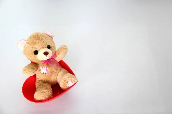 Teddybär Und Rosa Herzen Auf Weißem Hintergrund Valentinstag Werbebanner — Stockfoto
