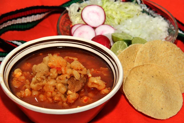 Comida Típica Mexicana Plato Pozole Con Maíz Carne Verduras Tostadas — Foto de Stock