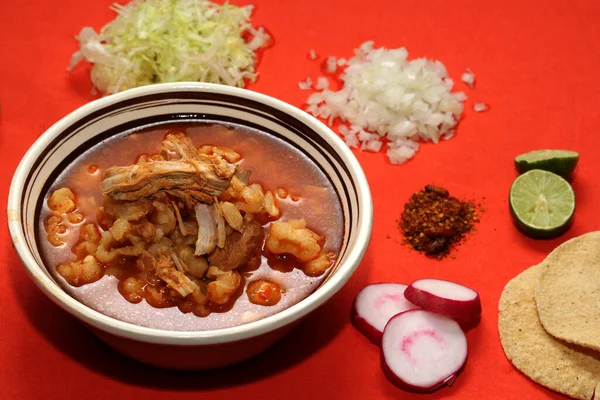 Comida Típica Mexicana Plato Pozole Con Maíz Carne Verduras Tostadas — Foto de Stock