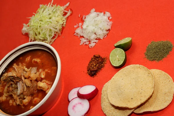 Comida Típica Mexicana Plato Pozole Con Maíz Carne Verduras Tostadas — Foto de Stock