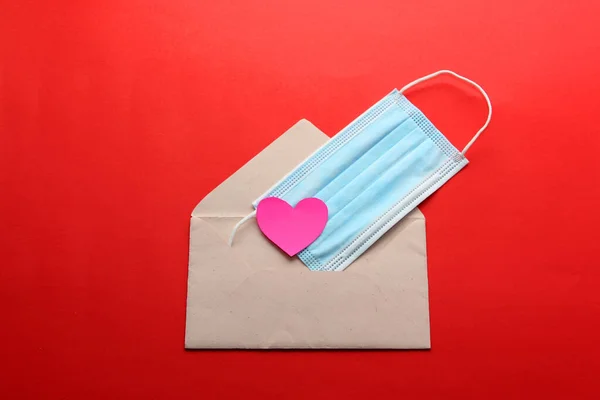 Valentijnsdag Pandemie Door Covid Berichten Liefdesbrieven Met Beschermmasker Klinisch Gebruik — Stockfoto