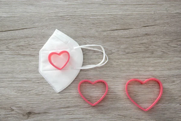 Valentijnsdag Hart Bescherming Masker Klinisch Gebruik Voor Covid Vintage Houten — Stockfoto