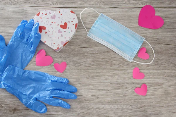 Valentijnsdag Medische Beschermingsmiddelen Beschermend Masker Latex Handschoenen Hart — Stockfoto