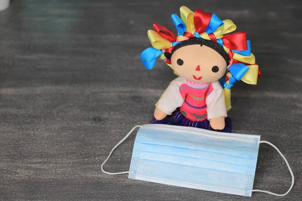 Boneca Brinquedo México Com Máscara Proteção Uso Clínico Para Pandemia — Fotografia de Stock