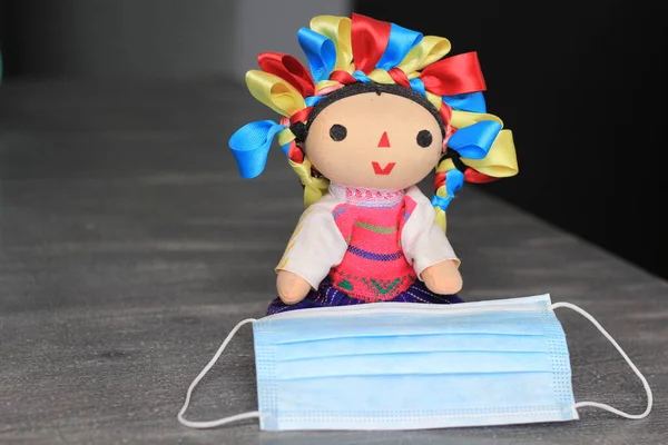 Boneca Brinquedo México Com Máscara Proteção Uso Clínico Para Pandemia — Fotografia de Stock