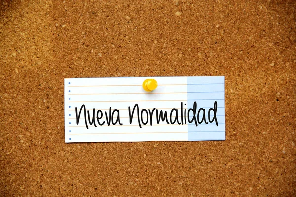 Nota Blanca Pizarra Corcho Con Mensaje Nueva Normalidad — Stockfoto