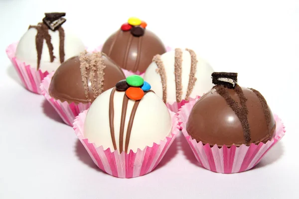 Ensemble Bombes Chocolat Garniture Guimauve Chocolat Blanc Sur Fond Blanc — Photo