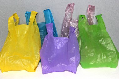 3 Temmuz Uluslararası Plastik poşetlerden arınmış, tek kullanımlık poşetleri azaltmak ve sorumlu tüketimlerini teşvik etmek amacıyla
