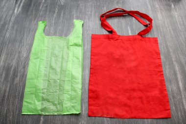 Tek kullanımlık plastik poşetleri azaltmak ve sorumlu tüketimlerini desteklemek amacıyla Uluslararası Plastik Poşetsiz Gün.