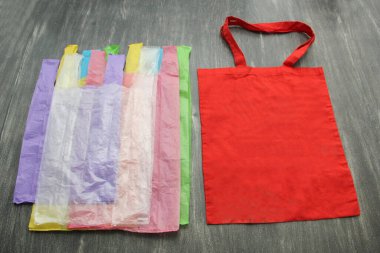 3 Temmuz Uluslararası Plastik poşetlerden arınmış, tek kullanımlık poşetleri azaltmak ve sorumlu tüketimlerini teşvik etmek amacıyla