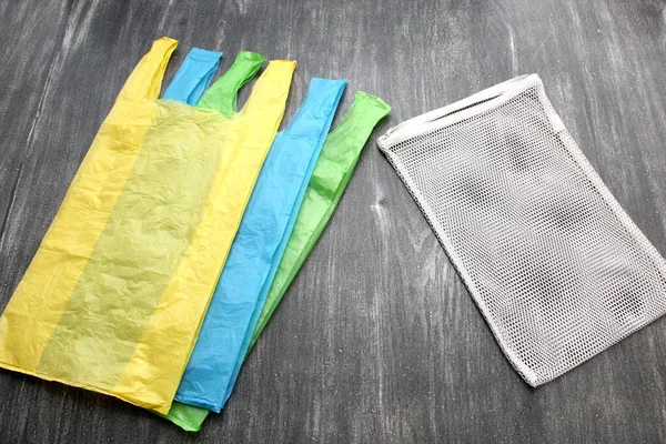 使い捨てビニール袋を削減し 責任ある消費を促進することを目的とした国際ビニール袋無料日 — ストック写真