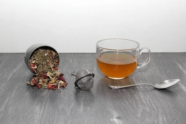 Çay Yapma Araçları Infüzyon Cam Bardak Kuru Bitki Gevşeme Hastalık — Stok fotoğraf