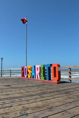 Rosarito, Baja California, Meksika - 15 Aralık 2025: Baja California, Meksika sahillerindeki Rosarito Plajları, su sporları ve gezileri için önemli bir turizm merkezidir.