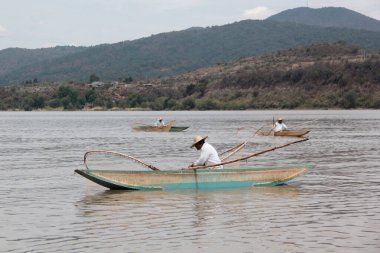 Patzcuaro, Michoacan, Meksika - 21 Aralık 2016: Michoacan 'da Kelebek balıkçılar, Patzcuaro Gölü' nün amblematik adalıları, bir kimlik sembolü