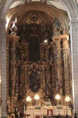 Mexico City, Mexico - 16 Kasım 2025: CDMX 'in tarihi merkezindeki Metropolitan Katedrali' nin içi sanat, mimari, valilik ve koloni el sanatları ile dolu bir sergidir.