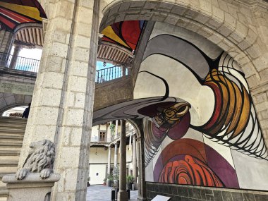 Mexico City, Meksika - 4 Ağustos 2025: Secretaria de Educacion Publica SEP binasında David Alfaro Siqueiros ve Diego Rivera 'nın çalışmalarına adanmış olan Vivo del Muralismo Müzesi