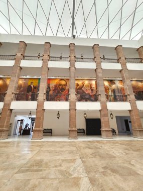 Saltillo, Coahuila, Meksika - 27 Temmuz 2025 Saltillo 'daki Hükümet Sarayı Müzesi, Coahuila' nın ve Venustiano Carranza 'nın tarihini gösteriyor.