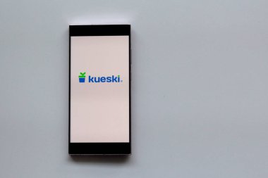 Mexico City, Mexico - 28 Ocak 2025: Kueski, Meksika 'nın önde gelen bir fintech dijital fintech uygulaması, çeşitli ödeme seçenekleriyle kişisel kredi ve çevrimiçi kredi sunuyor