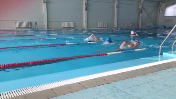Rusko Moskva Září 2020 Děti Sportovním Bazénu Soutěží Plavání Sportují — Stock video