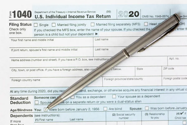 Primer plano del formulario del impuesto individual sobre la renta de los Estados Unidos —  Fotos de Stock