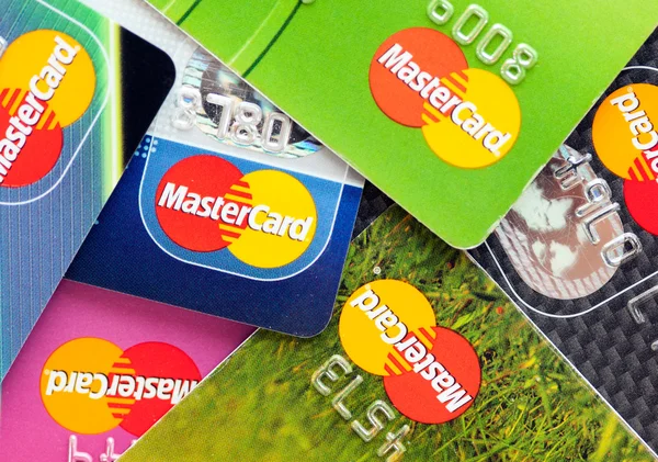 Kredi kartı Mastercard tarafından bir sürü — Stok fotoğraf