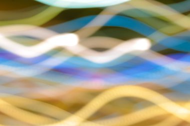 Yavaş Kapaklı Dinamik Işık Boyama, Soyut Işık İzleri ve Sanatsal İfade ve Arkaplan Görselleri ile Sonuçlanır