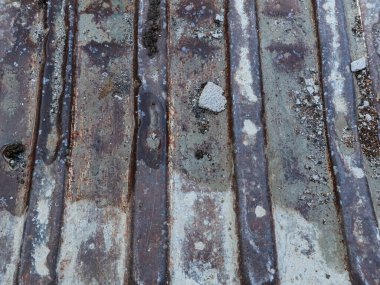 Paslı ve Yaşlanmış Metal Yüzey Doğal Işık Altında Çürüyen Boya Dokulu Arkaplan veya Endüstriyel Element Olarak Kusursuz