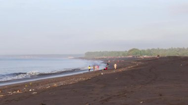 Lombok, Endonezya 'da sahil temizliği 12 Eylül 2025