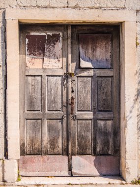 Hırvatistan'ın evinin çok eski kapı