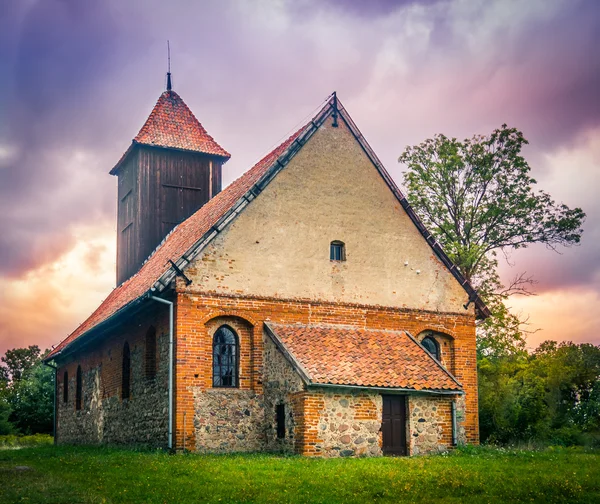 Gamla tegel och trä katolska kyrkan Stockbild