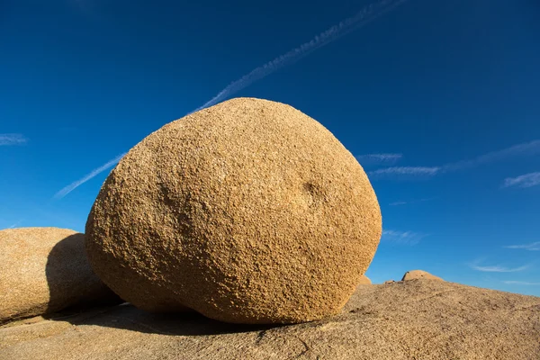 Okrągłe formacja skalna w joshua tree national park w Kalifornii usa — Zdjęcie stockowe