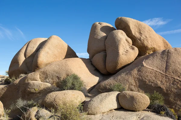 Afgeronde rotsformaties in joshua tree california — Stockfoto