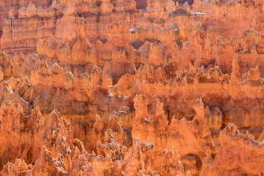 bryce canyon Utah erozyona uğramış kırmızı kaya oluşumları