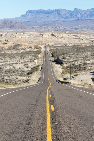 Road dropping into the valley in texas — Stock Photo, Image