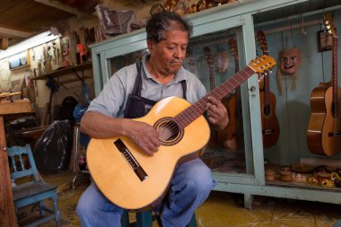 paracho, Meksika, o yapılmış saz gitar üreticisi