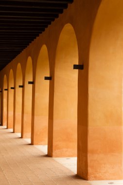 turuncu renk İspanyol kemerler