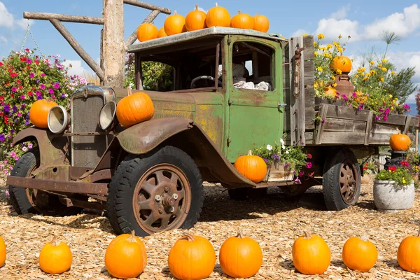 Vintage vrachtwagen — Stockfoto