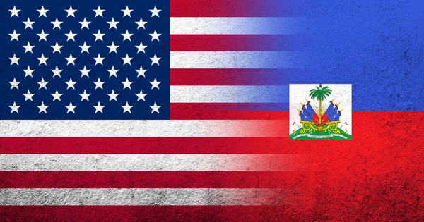 Amerikai Egyesült Államok Usa Nemzeti Lobogó Haiti Nemzeti Lobogóval Grunge — Stock Fotó