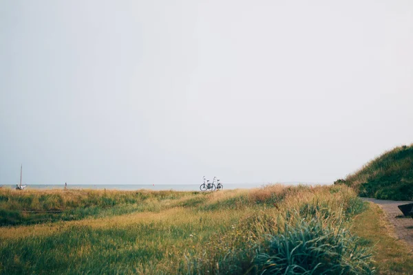 Holenderska Turystyka Holandii Rowery Sylwetki Pięknej Przyrodzie Wyspy Terschelling Wadden — Zdjęcie stockowe