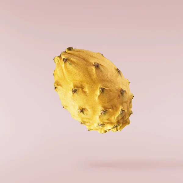 Δημιουργική Εικόνα Φρέσκα Κίτρινα Φρούτα Δράκων Pitaya Που Πέφτουν Στον — Φωτογραφία Αρχείου