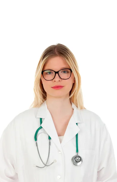 Femme blonde médecin en manteau blanc — Photo