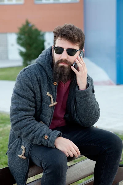 Homem bonito hipster com barba longa — Fotografia de Stock