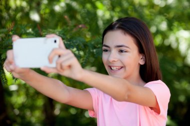 Mobile ile sevimli varoluş kız 