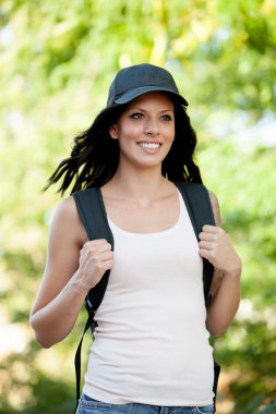 Güzel esmer kadın Hiking