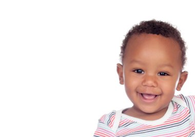 Gülümseyen küçük afroamerican bebek